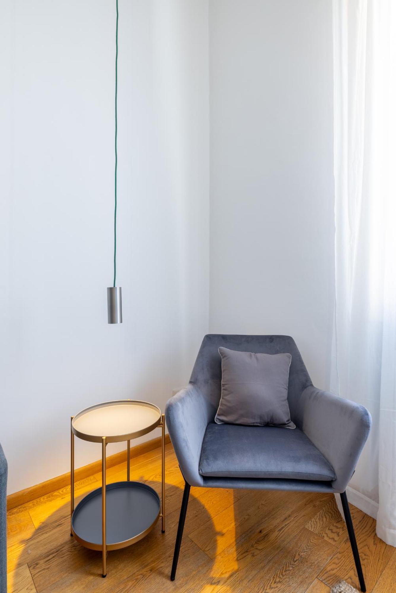 Elegant With Two Bedrooms * Rom